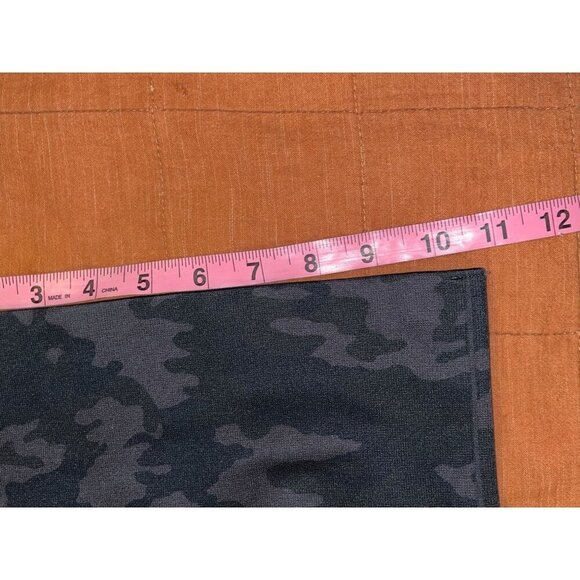 Spanx Look at Me Now Black Camo Seamless High-Waisted Legging Women's Size XS - Picture 7 of 10